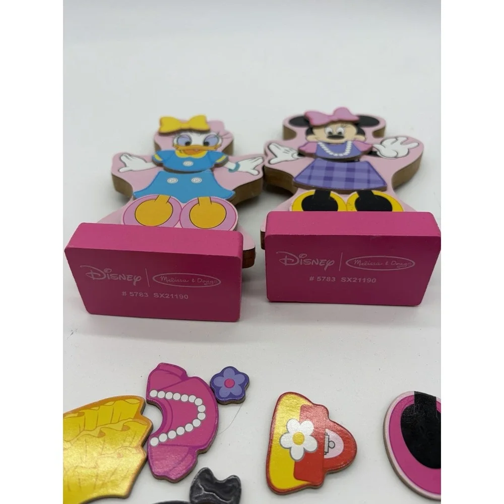 Disney Melissa And Doug Magnetic Mini‎ And Daisy Dress Up Kit